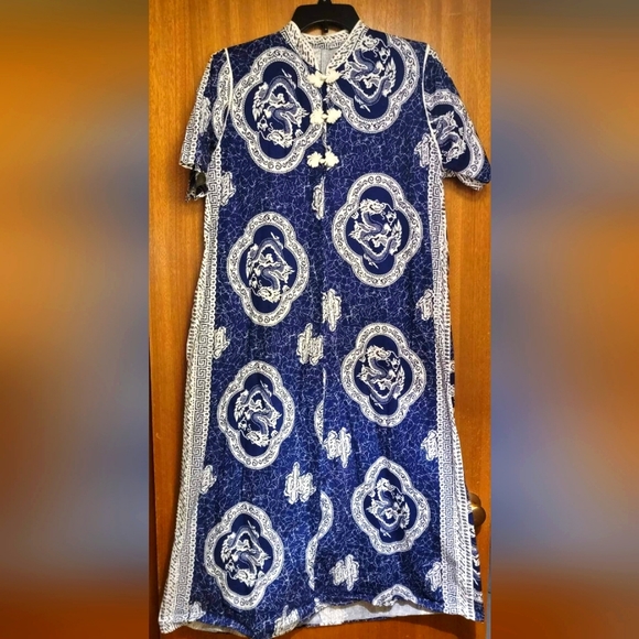 Dresses & Skirts - Vintage 60s Hawaiian Dress with Dragons